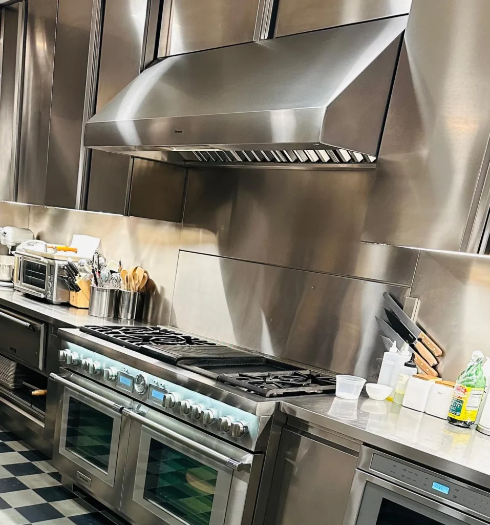 Stainless steel luxury kitchen deep cleaned in Los Angeles